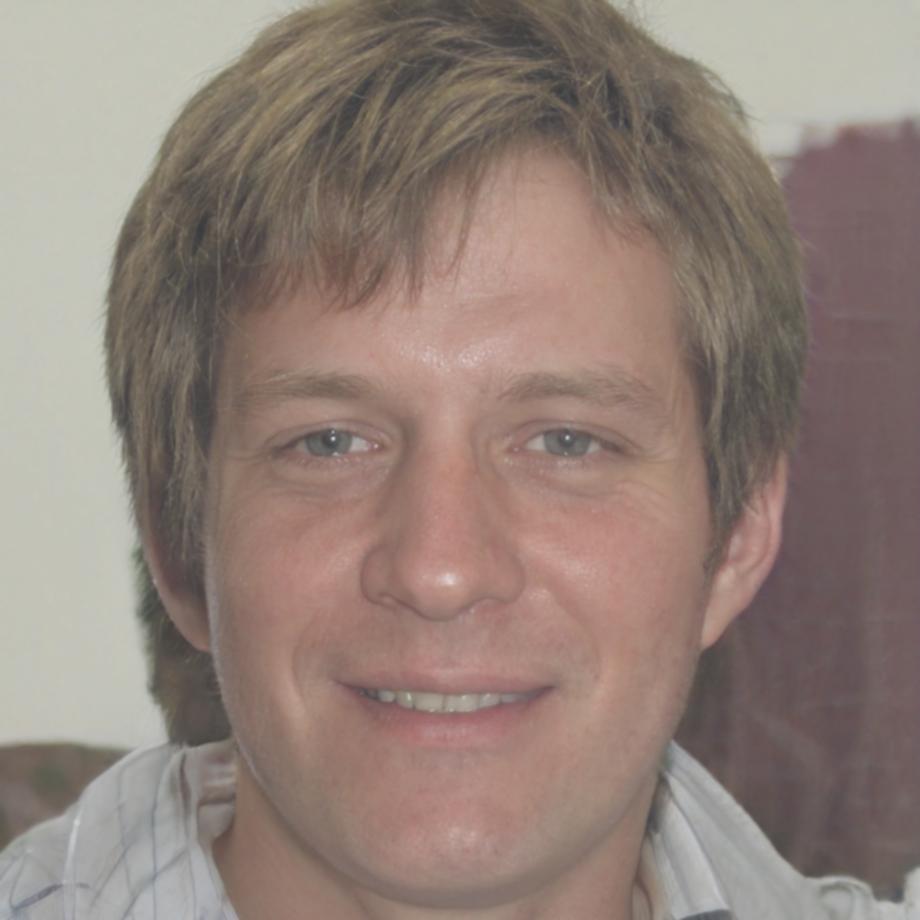 Hamish Blackwood, Senior Financial Analyst